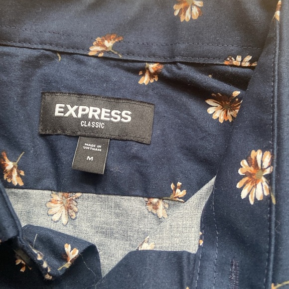 *LIKE NEW* Men’s Express Classic Fit 1MX Dress Shirt - Picture 2 of 3